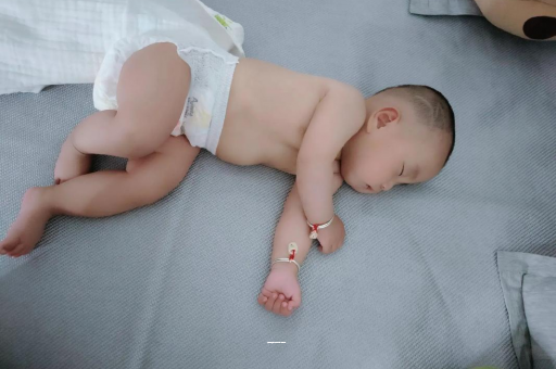 靖边三个月宝宝发育标准